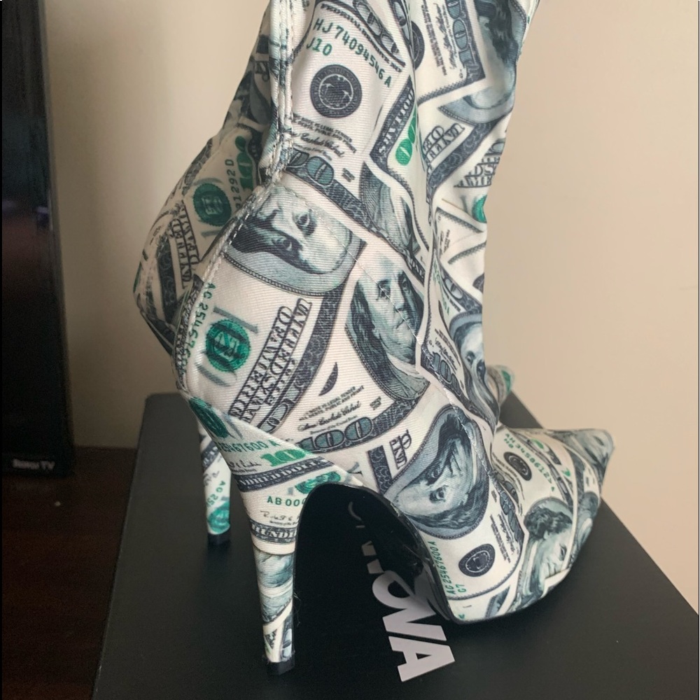Fashion nova, money heels, size: 9